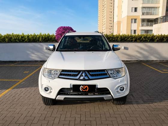 MITSUBISHI PAJERO 3.2 HPE 4X4 7 LUGARES 16V TURBO INTERCOOLER DIESEL 4P AUTOMÁTICO MITSUBISHI PAJERO 3.2 HPE 4X4 7 LUGARES 16V TURBO INTERCOOLER DIESEL 4P AUTOMÁTICO